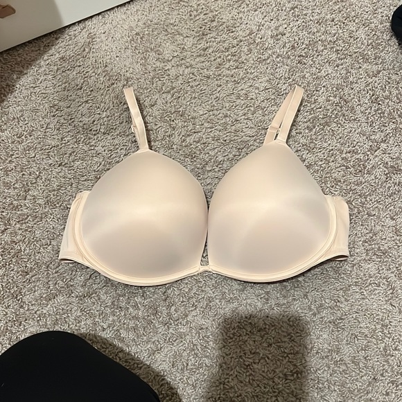 VS Pink Push Up Bra - Picture 1 of 3